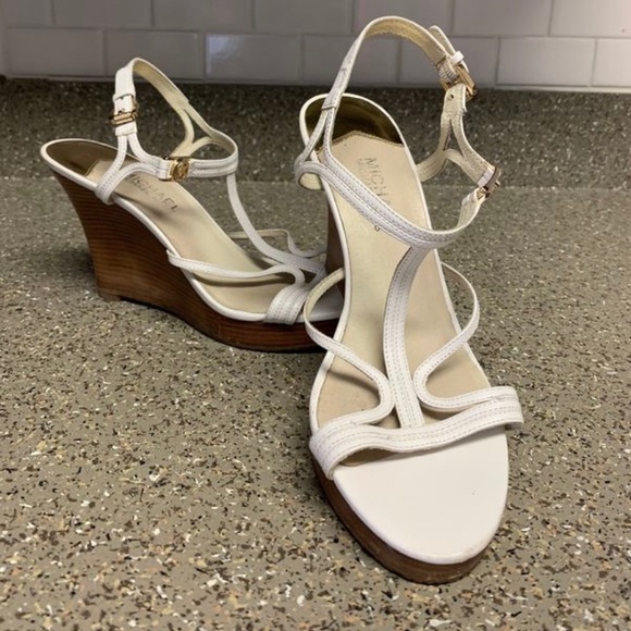 Michael Kors White leather Wedge Sandals- size 8 - Picture 3 of 3